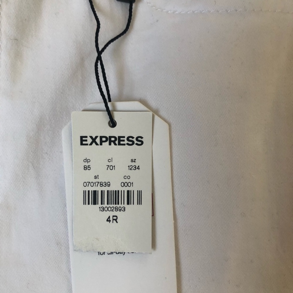 NWT Express White Flare Jeans Size 4 Regular - Picture 2 of 5